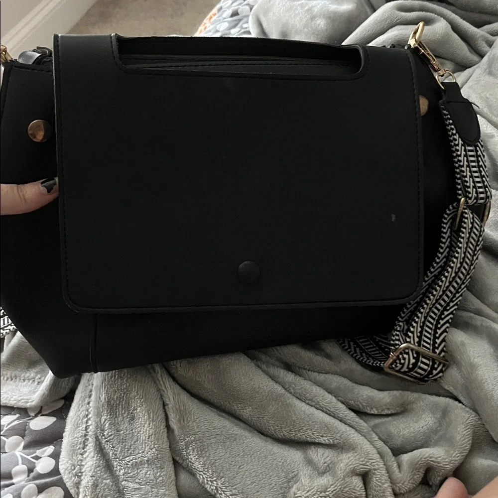 Elegant Black Handbag with Patterned Strap NWOT - Picture 4 of 6